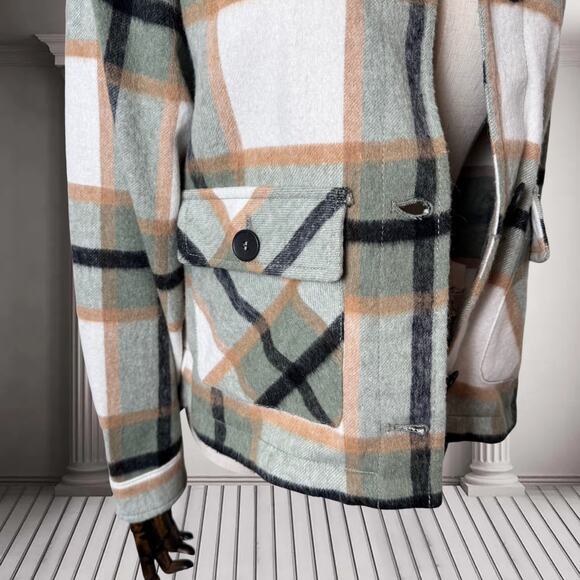 Women's ZARA Patch Pocket Plaid Overshirt (Ecru Green S) - Picture 5 of 7